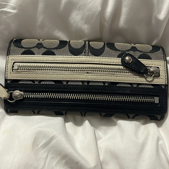 Coach Handbags - Coach Wallet